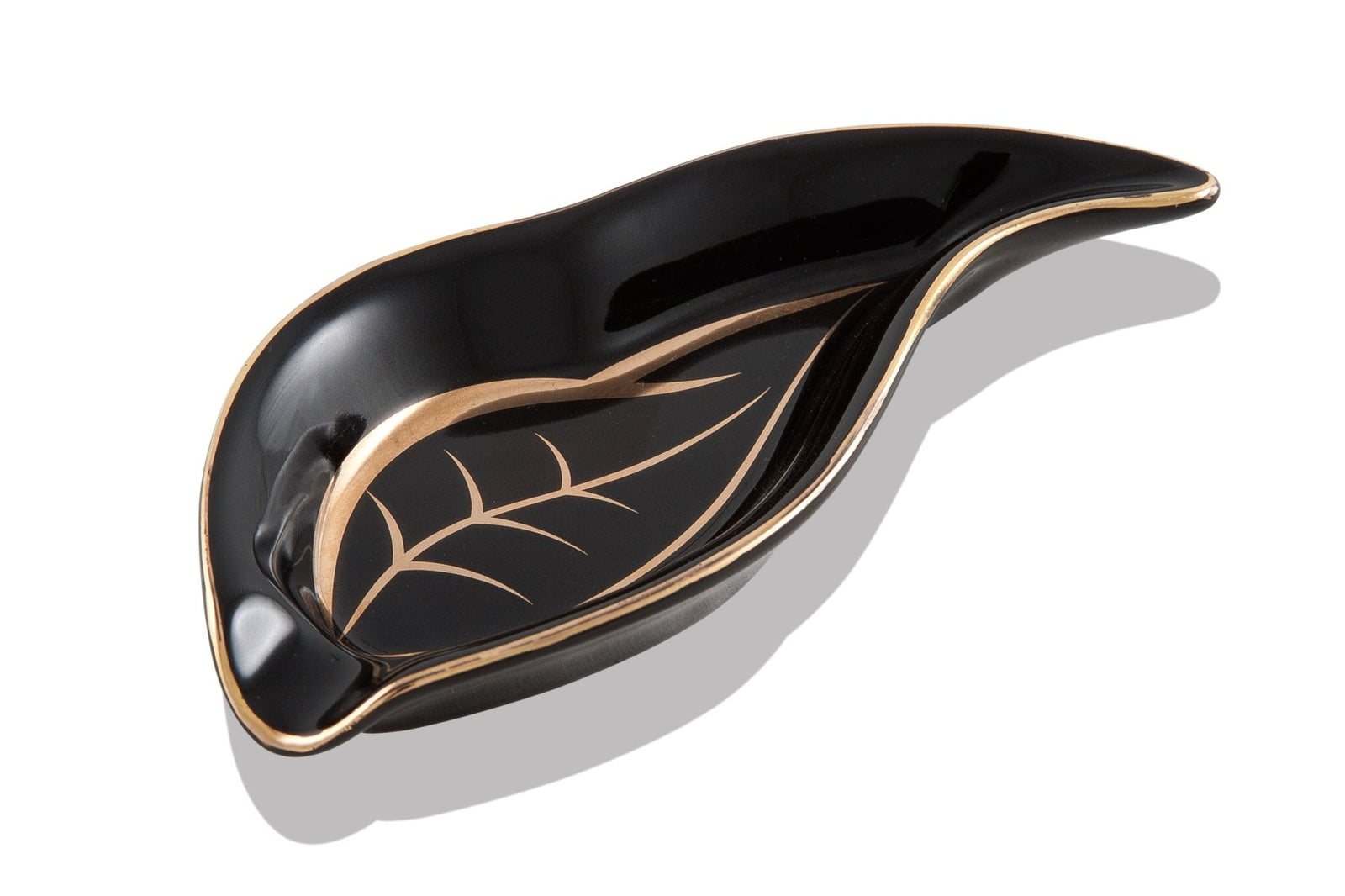 Hoja De Tobacco Porcelana Ashtray - Cigar Accessory - Buy online with Fyxx for delivery.